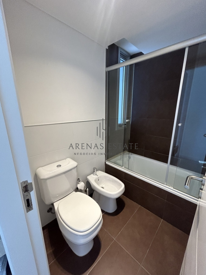 Apartamento ID.2256 - Apartamento en venta Sobre Chiverta - Punta del Este