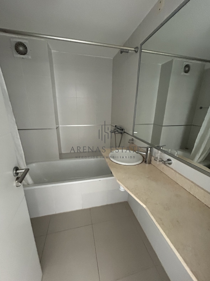Apartamento ID.2292 - Apartamento en  venta de dos dormitorios en Punta del Este , Aidy Grill