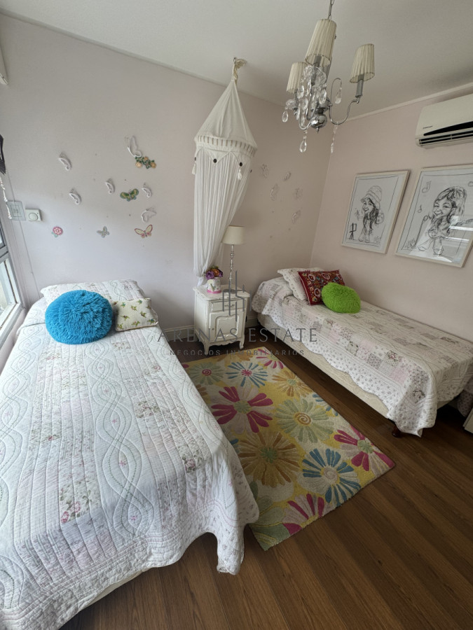 Apartamento ID.3452 - Apartamento de 3 dormitorios y servicio en venta  Punta del Este 
