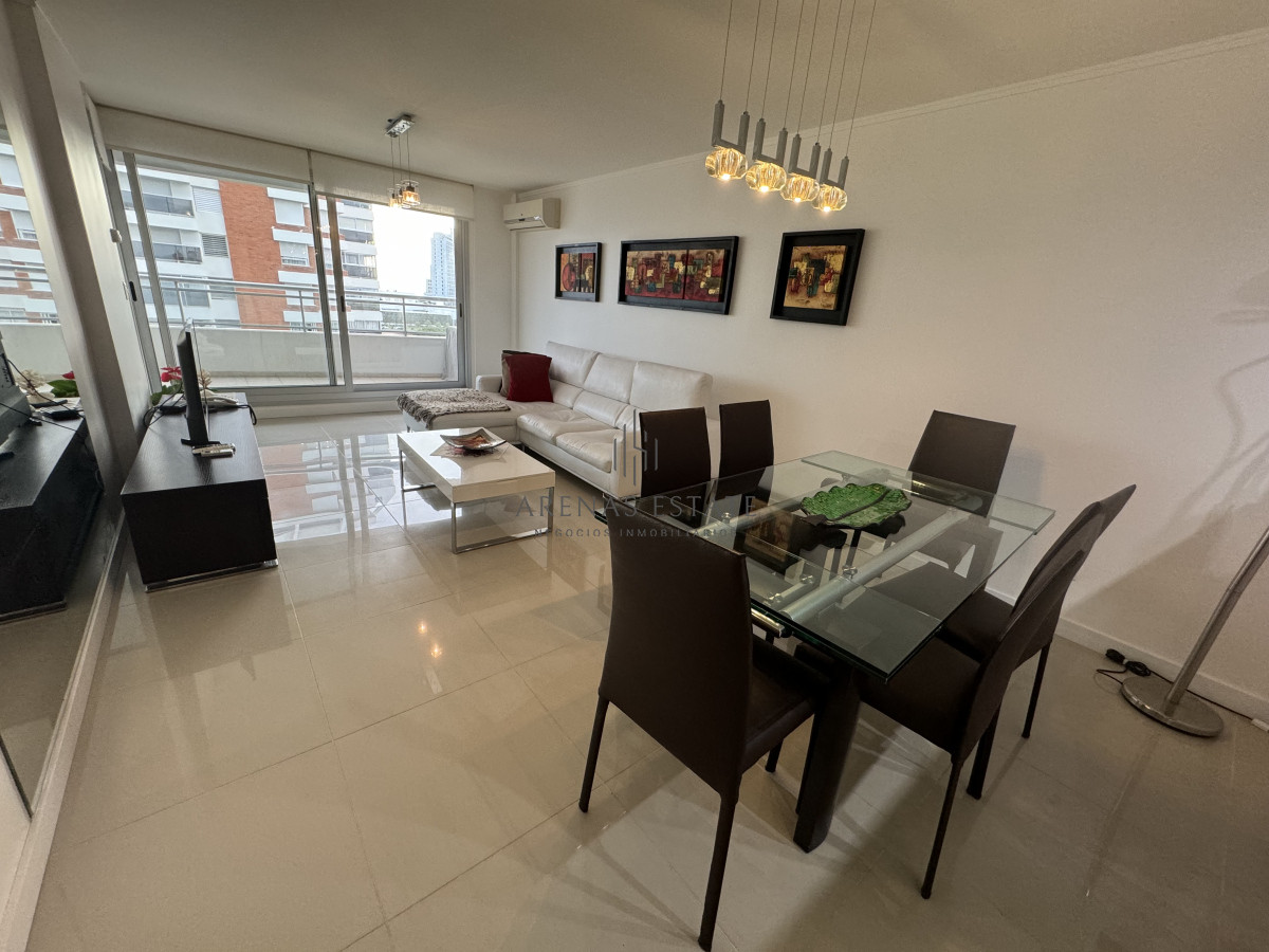 Apartamento ID.3594 - Apartamento en venta de 3 dormitorios , Punta del Este Zona Chiverta 