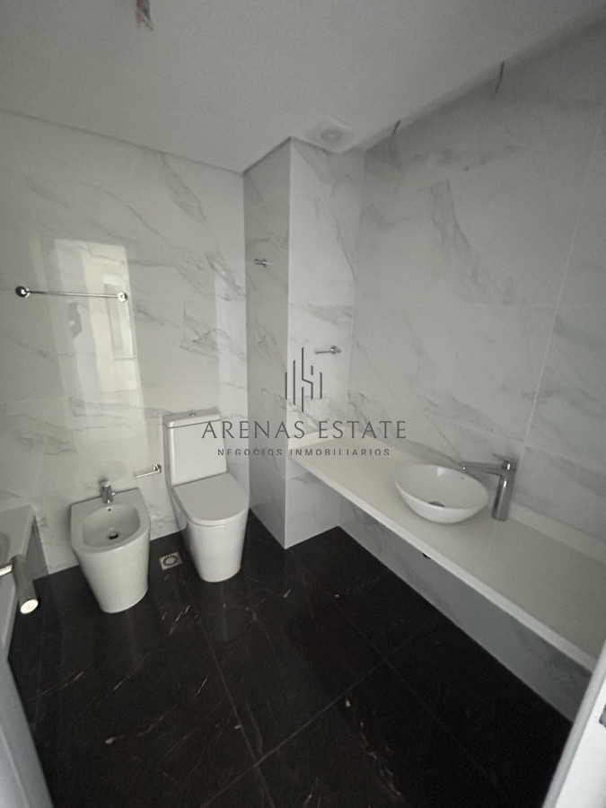 Apartamento ID.1949 - Apartamento de 3 dormitorios y servicio en Punta del este 