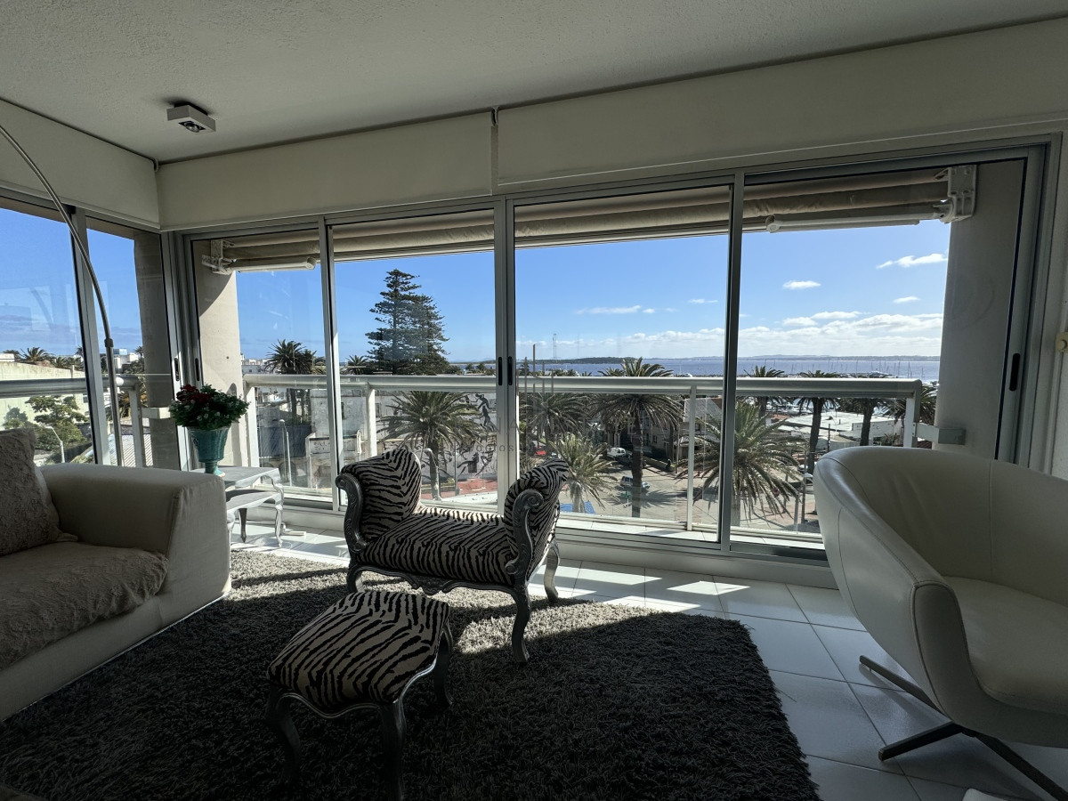 Apartamento ID.2944 - Apartamento de 3 dormitorios en venta en Punta del Este 