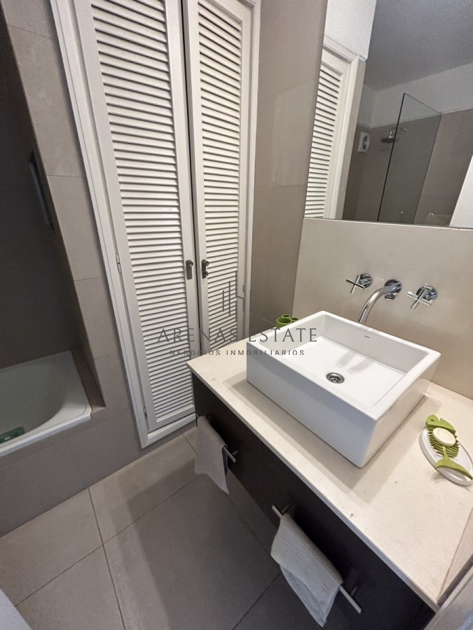 Apartamento ID.1845 - Excepcional apartamento de 3 dormitorios zona Mansa , Punta del este 