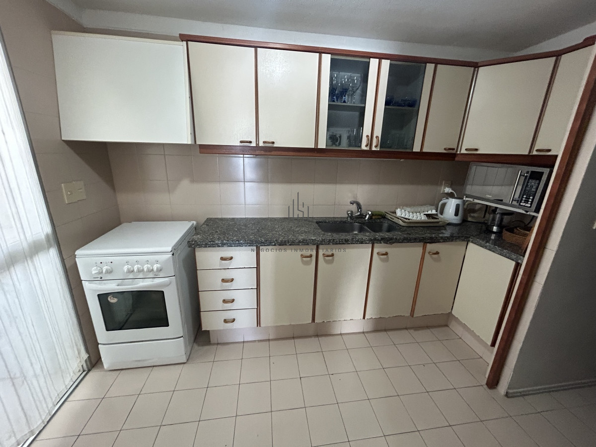 Apartamento ID.1901 - Apartamento de 2 dormitorios sobre chiverta , Punta del Este 