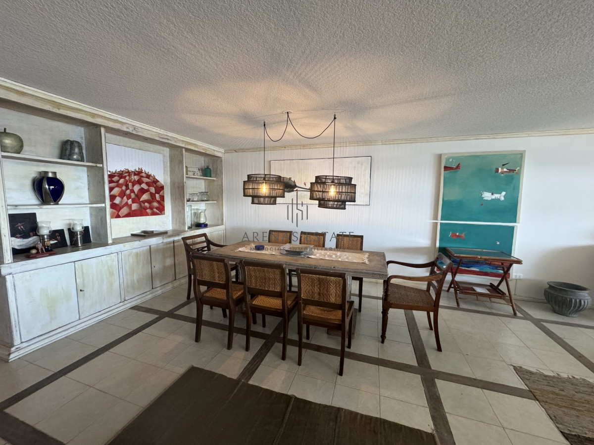 Apartamento ID.3111 - Apartamento en vena de 3 dormitorios y servicio , en primera linea de la Brava 