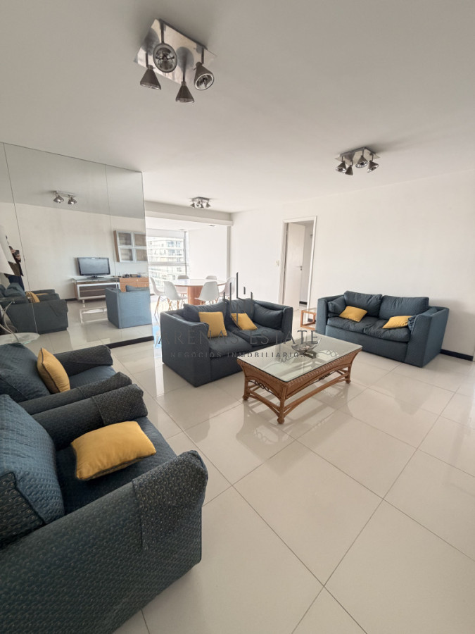 Apartamento ID.260 - Oportunidad en Roosevelt, apartamento de 3 dormitorios , reciclado 