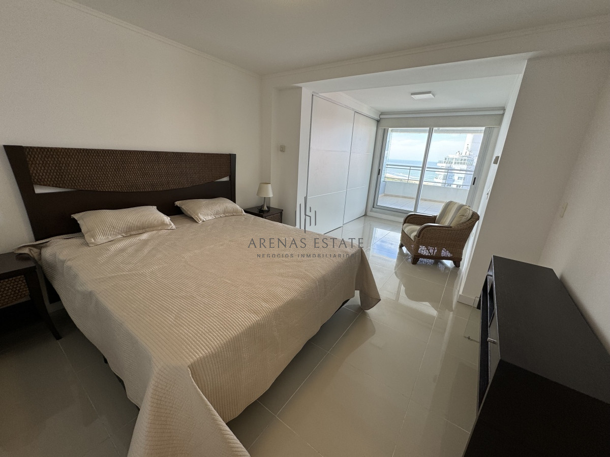 Apartamento ID.3051 - Apartamento de 3 dormitorios en venta en Punta del Este 