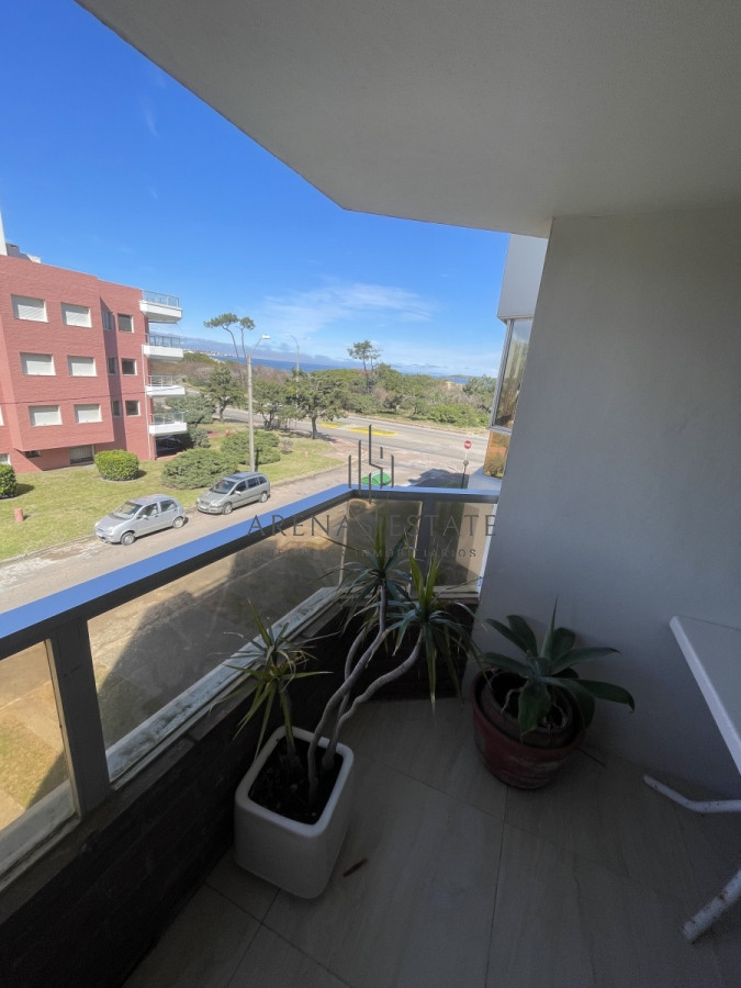 Apartamento ID.1673 - Apartamento de 3 dormitorios primera linea de la mansa, Punta del Este 