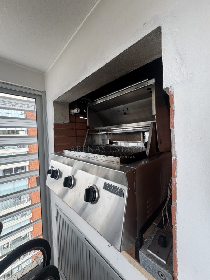 Apartamento ID.3900 - Apartamento de 3 dormitorios en venta en primera linea de Playa Mansa , Punta del Este 