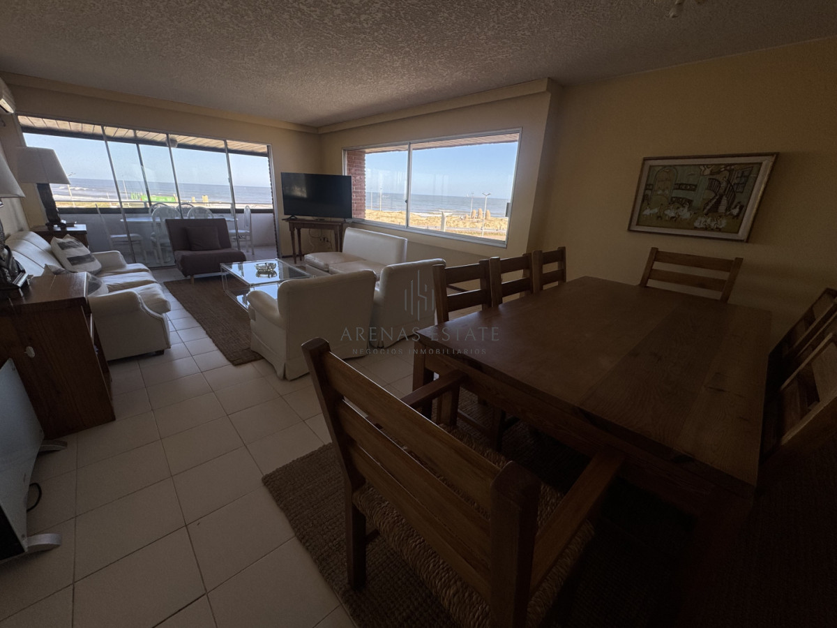 Apartamento ID.4122 - Apartamento en venta en primera linea de playa Brava Punta del Este 
