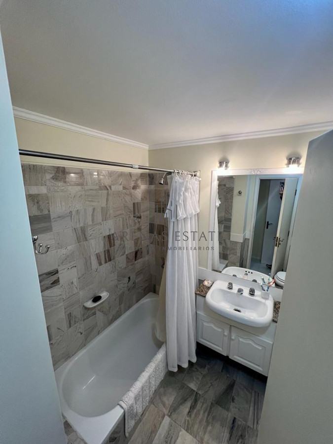 Apartamento ID.2782 - Apartamento en venta de 1 dormitorio y medio en Punta del Este 