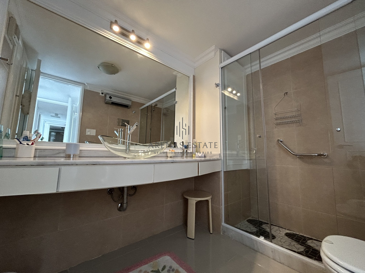 Apartamento ID.1973 - Espectacular apartamento en venta en zona de la Brava , 3 dormitorios mas servicio 