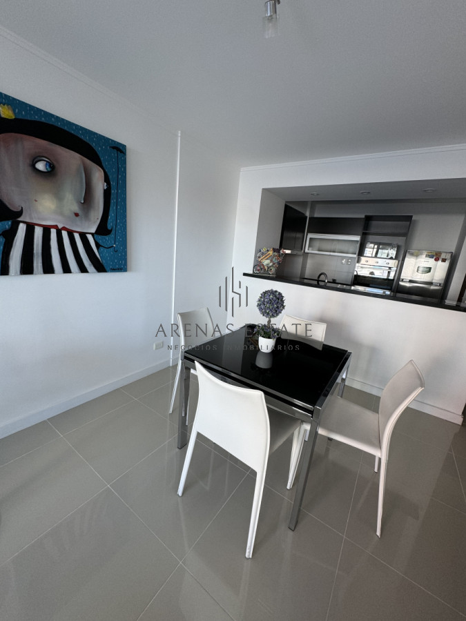 Apartamento ID.3244 - Apartamento de 2 dormitorios en venta en Punta del Este 