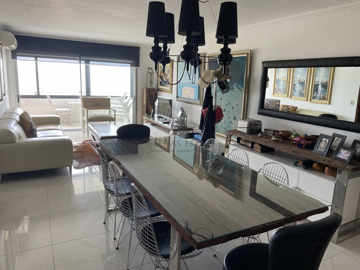 Apartamento ID.1065 - Penthouse en venta en Punta del Este