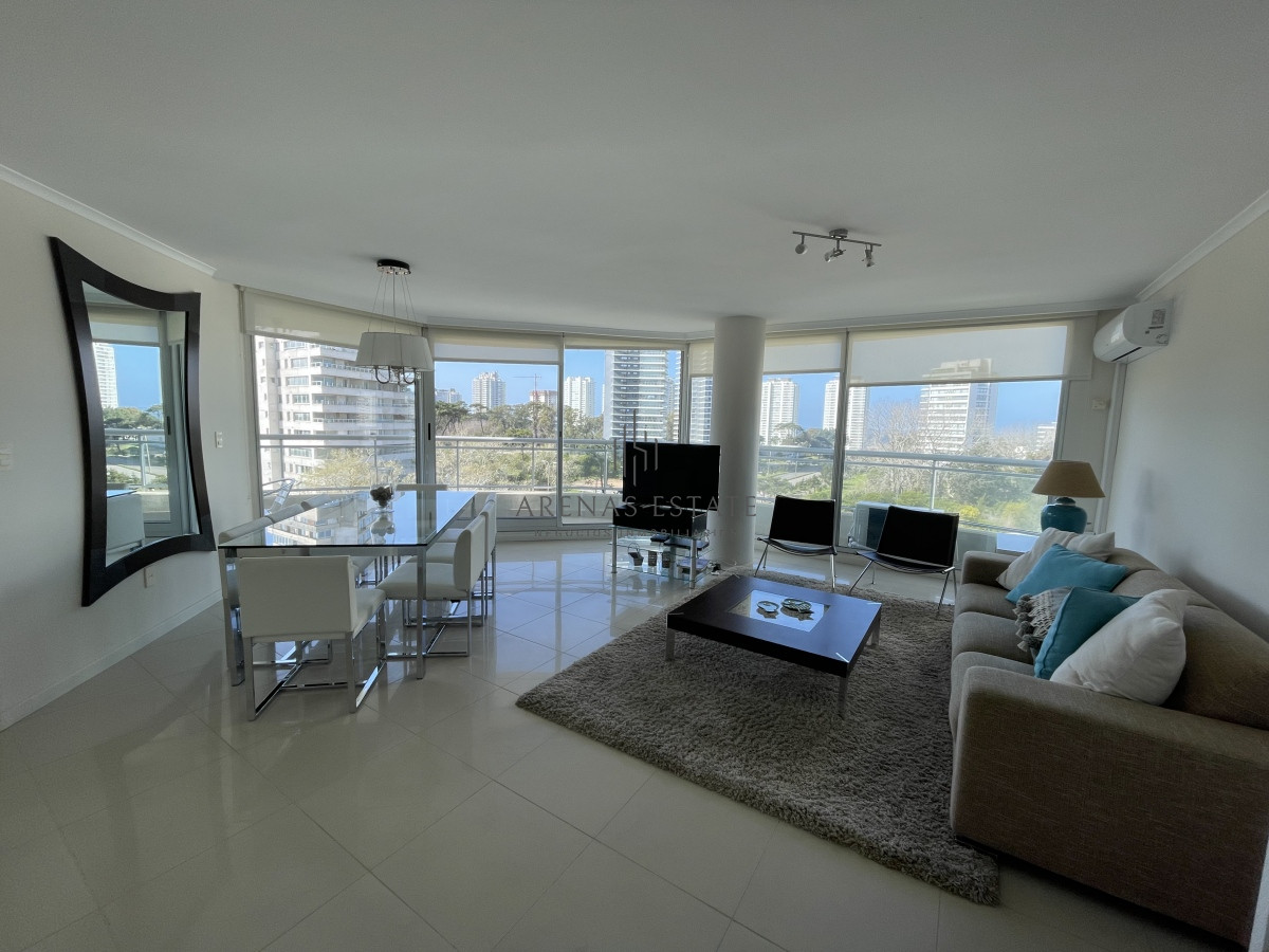 Apartamento ID.1575 - Apartamento de tres dormitorios en Punta del Este 