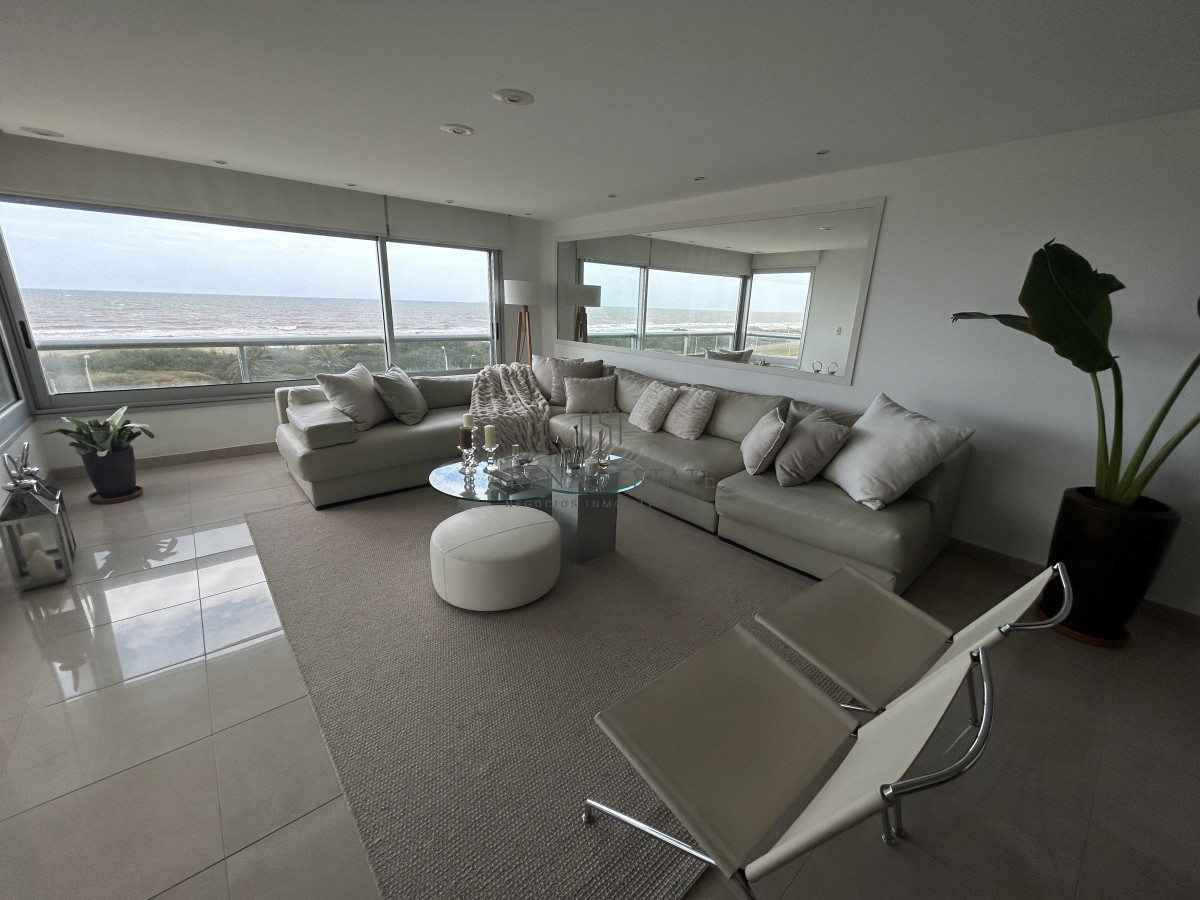 Apartamento ID.2074 - Penthouse en venta en Punta del Este , zona Brava , 3 dormitorios 