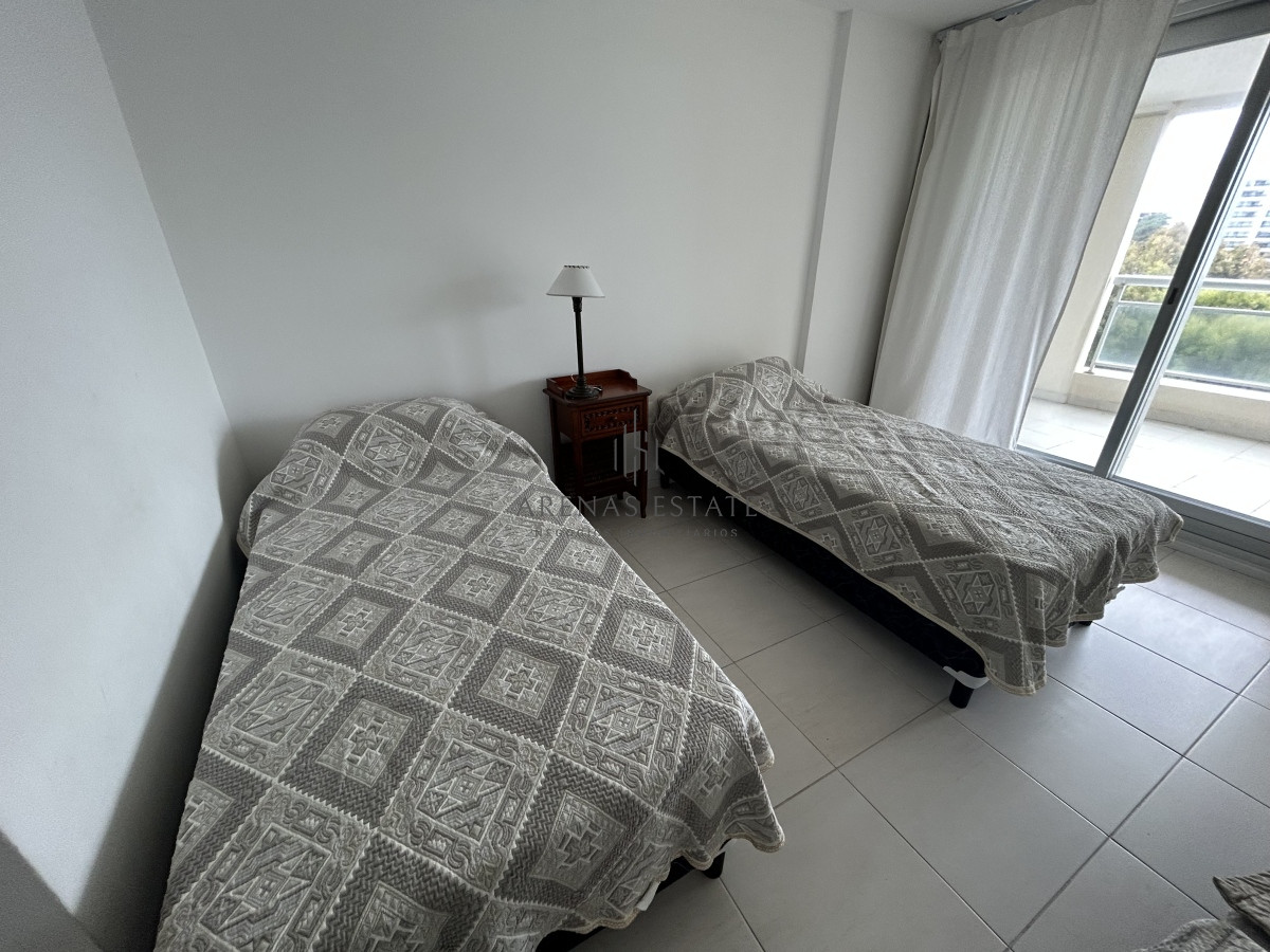 Apartamento ID.2311 - Apartamento en venta de dos dormitorios y medio , Punta del Este 