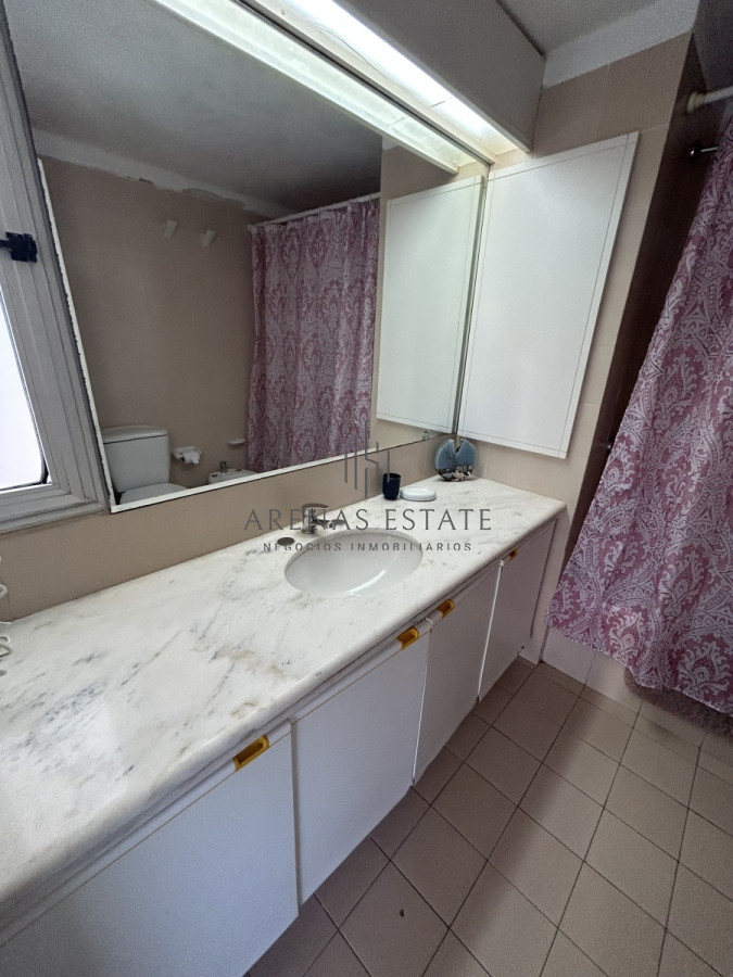 Apartamento ID.1901 - Apartamento de 2 dormitorios sobre chiverta , Punta del Este 