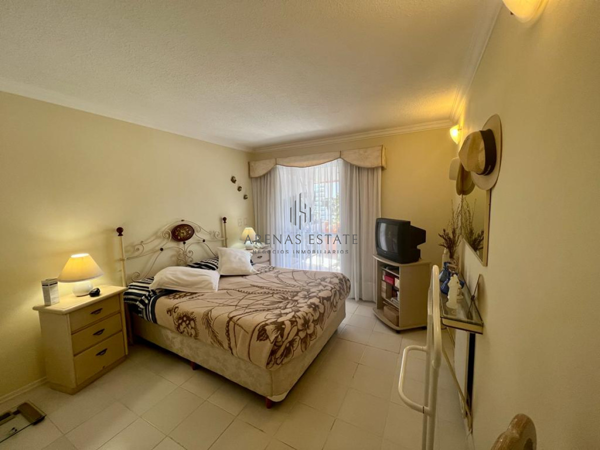 Apartamento ID.2782 - Apartamento en venta de 1 dormitorio y medio en Punta del Este 