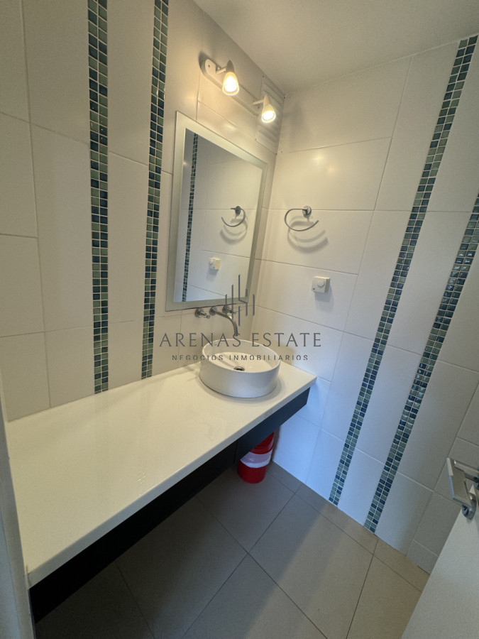 Apartamento ID.3318 - Apartamento de dos dormitorios  en venta en Punta del Este , Zona Chiverta 