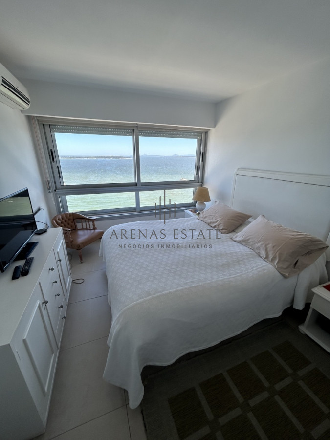 Apartamento ID.1845 - Excepcional apartamento de 3 dormitorios zona Mansa , Punta del este 