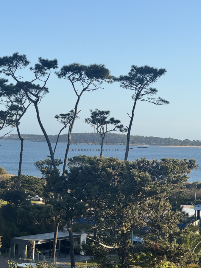 Apartamento ID.3918 - Apartamento de 3 dormitorios en playa Mansa . Penthouse con terraza exclusiva