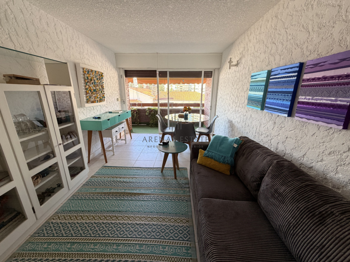 Apartamento ID.4345 - Apartamento de 2 dormitorios en venta en Punta del Este 