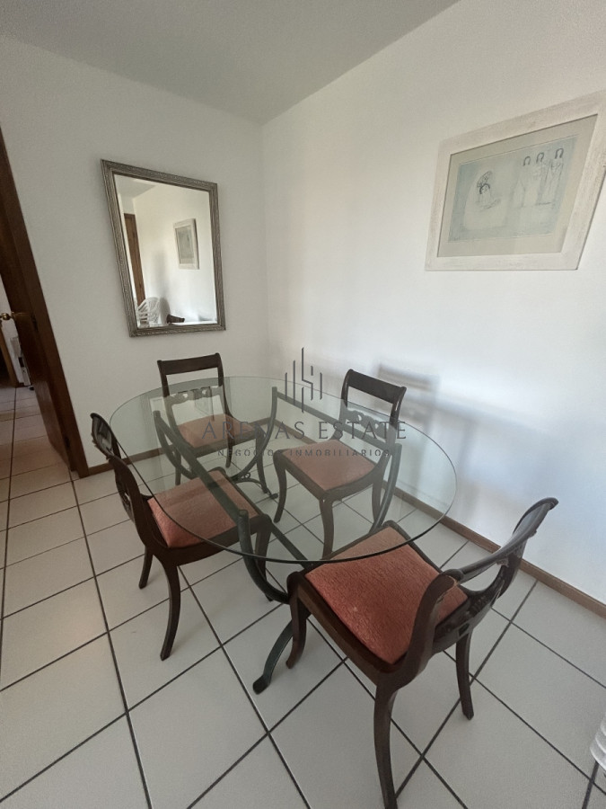 Apartamento ID.2492 - Apartamento en venta de 2 dormitorios en zona Mansa, Punta del Este 