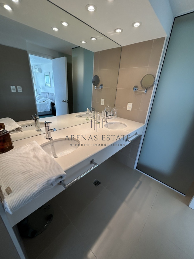 Apartamento ID.1731 - Apartamento de 3 dormitorios . primera linea Punta del Este 