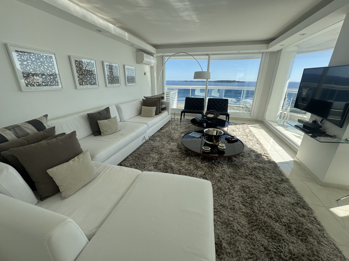 Apartamento ID.3682 - Apartamento en venta en primera linea de playa mansa 