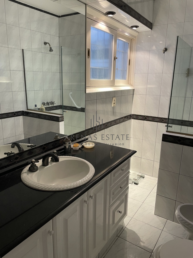 Apartamento ID.825 - Apartamento en venta en Punta del Este, 4 dormitorios 