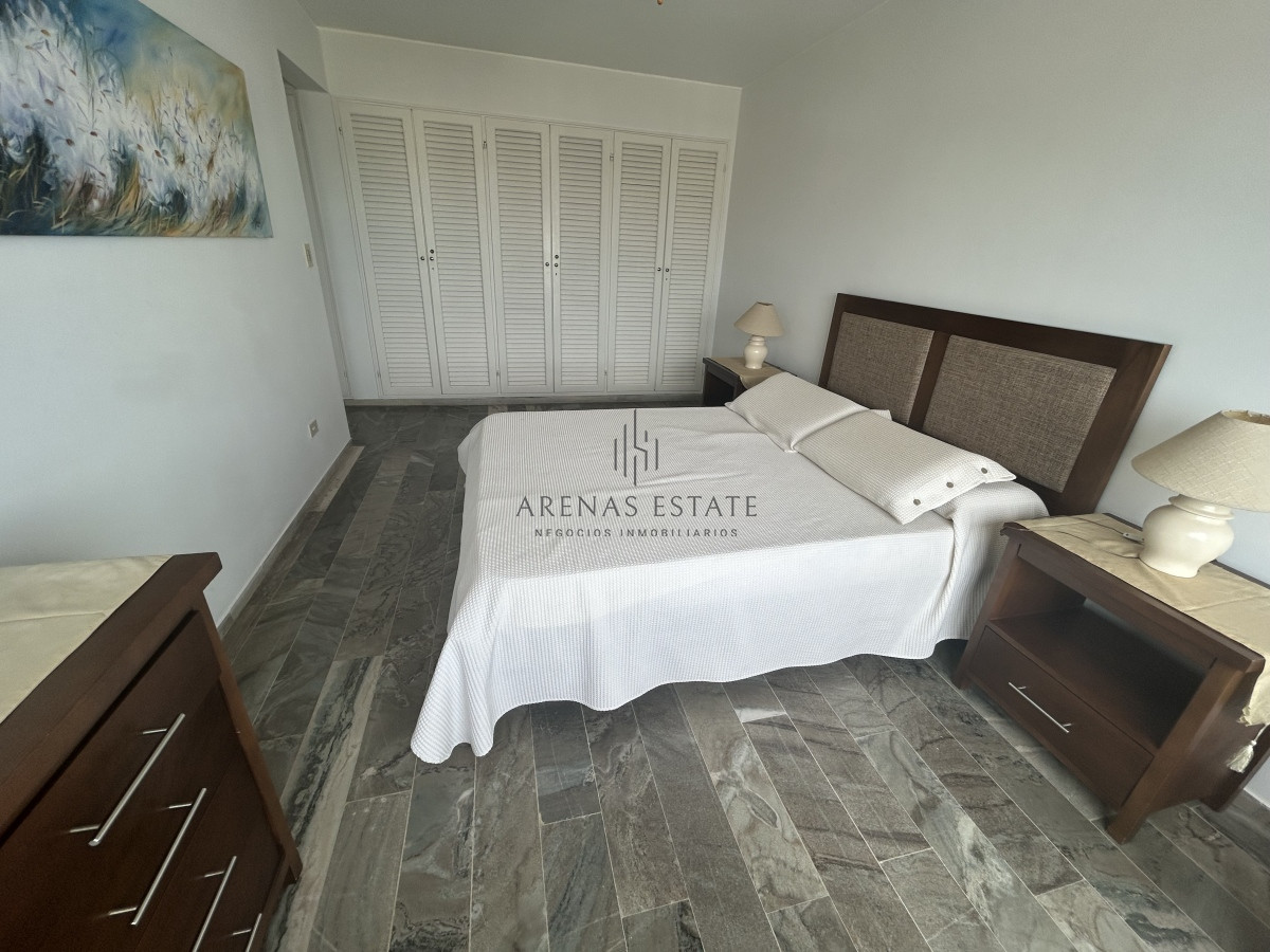 Apartamento ID.2232 - Apartamento de 3 dormitorios en venta en Punta del Este 