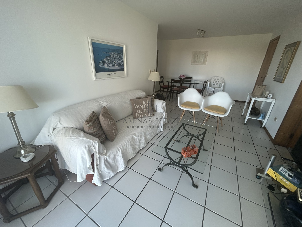 Apartamento ID.2492 - Apartamento en venta de 2 dormitorios en zona Mansa, Punta del Este 