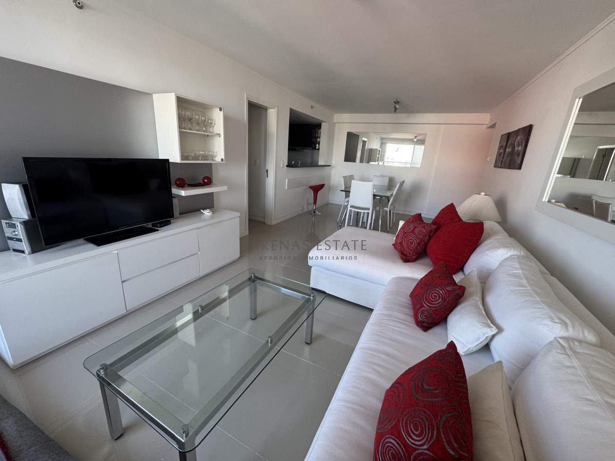Apartamento ID.3700 - Apartamento de 3 dormitorios en venta en Punta del Este