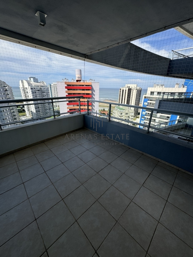 Apartamento ID.3051 - Apartamento de 3 dormitorios en venta en Punta del Este 