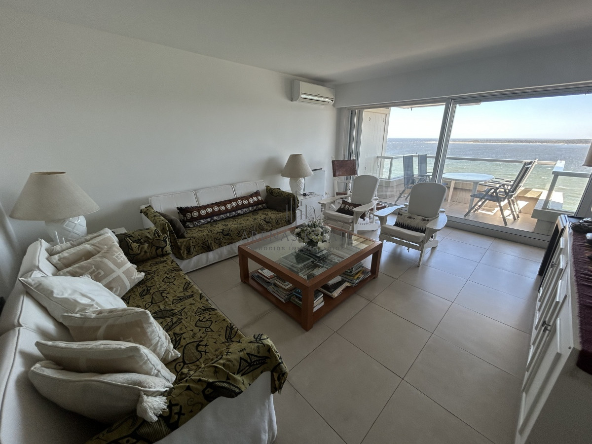 Apartamento ID.1845 - Excepcional apartamento de 3 dormitorios zona Mansa , Punta del este 