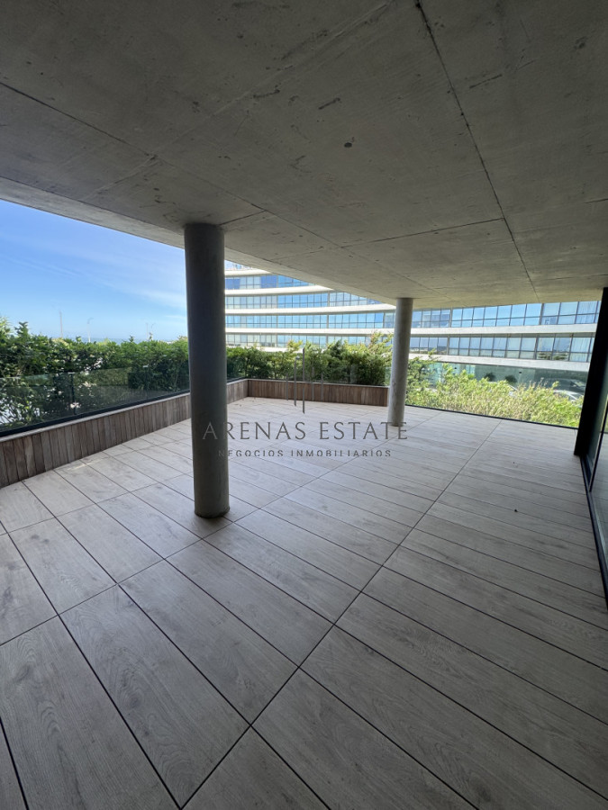 Apartamento ID.4144 - Apartamento de dormitorios en venta en Punta del Este, primera linea 