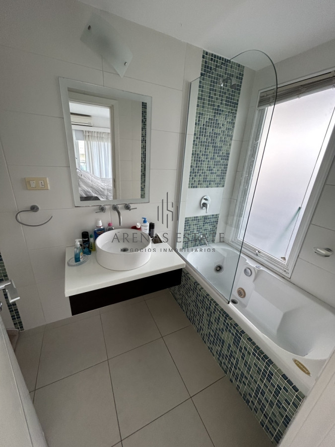 Apartamento ID.1956 - Apartamento de 3 dormitorios en venta Punta del Este