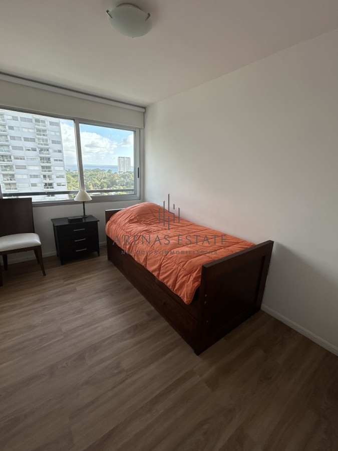 Apartamento ID.2403 - Apartamento en venta de dos dormitorios Ubicado en Roosevelt Punta del Este 