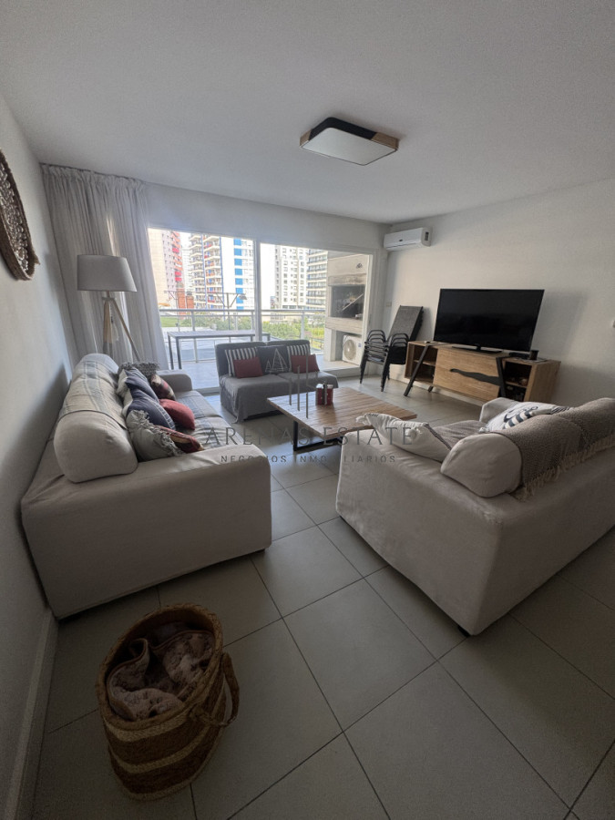 Apartamento ID.4089 - Apartamento de 3 dormitorios en venta en Punta del Este