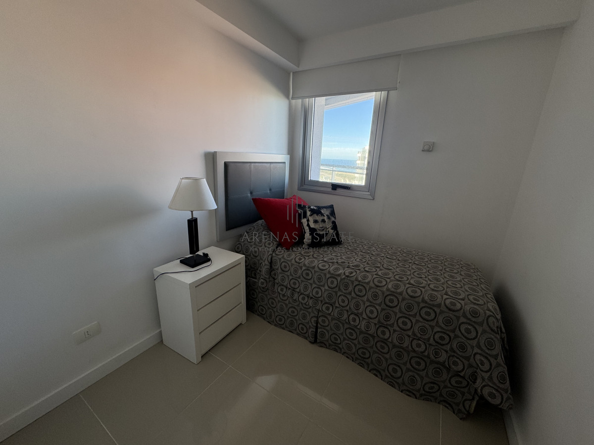 Apartamento ID.3700 - Apartamento de 3 dormitorios en venta en Punta del Este