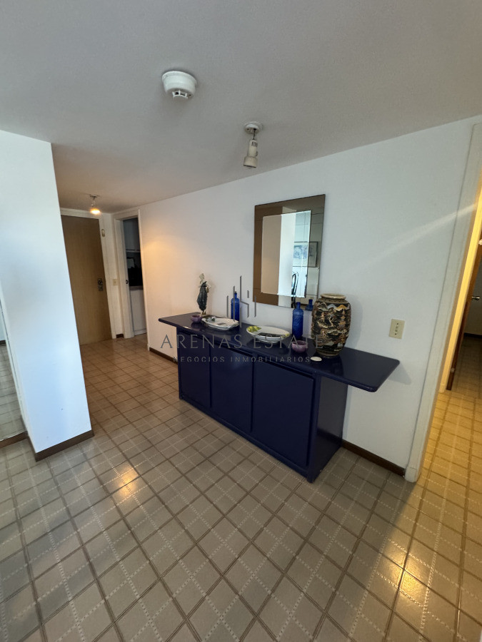 Apartamento ID.4032 - Apartamento de 2 dormitorios en venta en Punta del Este