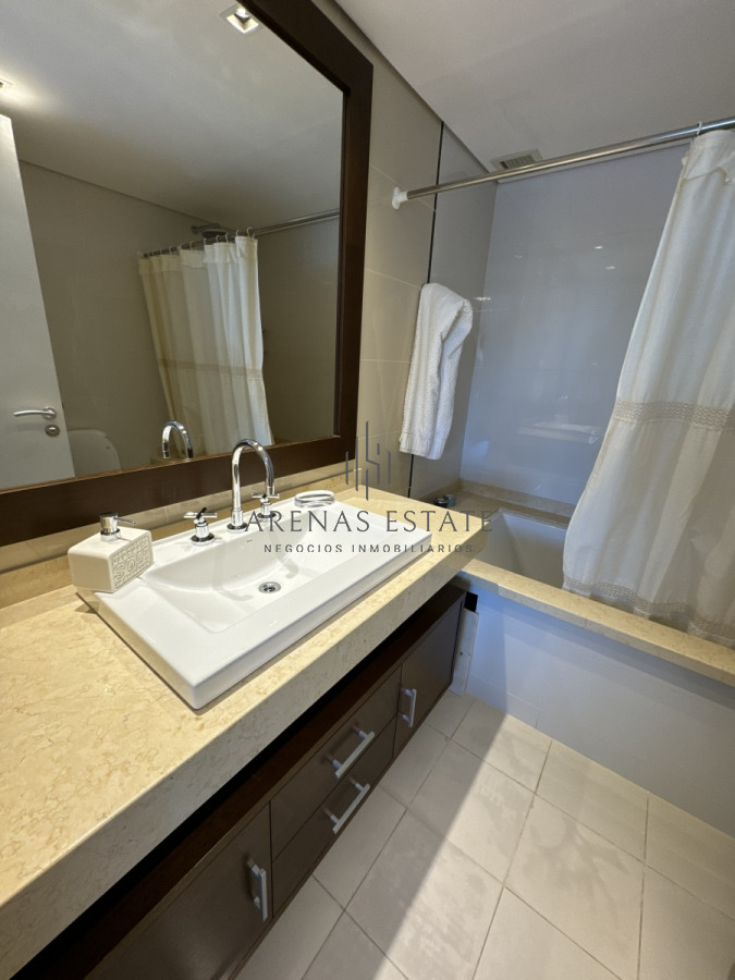 Apartamento ID.2989 - Apartamento de 3 dormitorios y dependencia de servicio en primera linea de la Mansa 