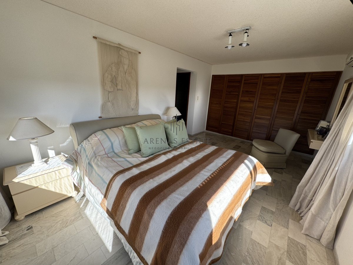 Apartamento ID.2880 - Apartamento en venta de 3 dormitorios en Zona Roosevelt,  Punta del Este 
