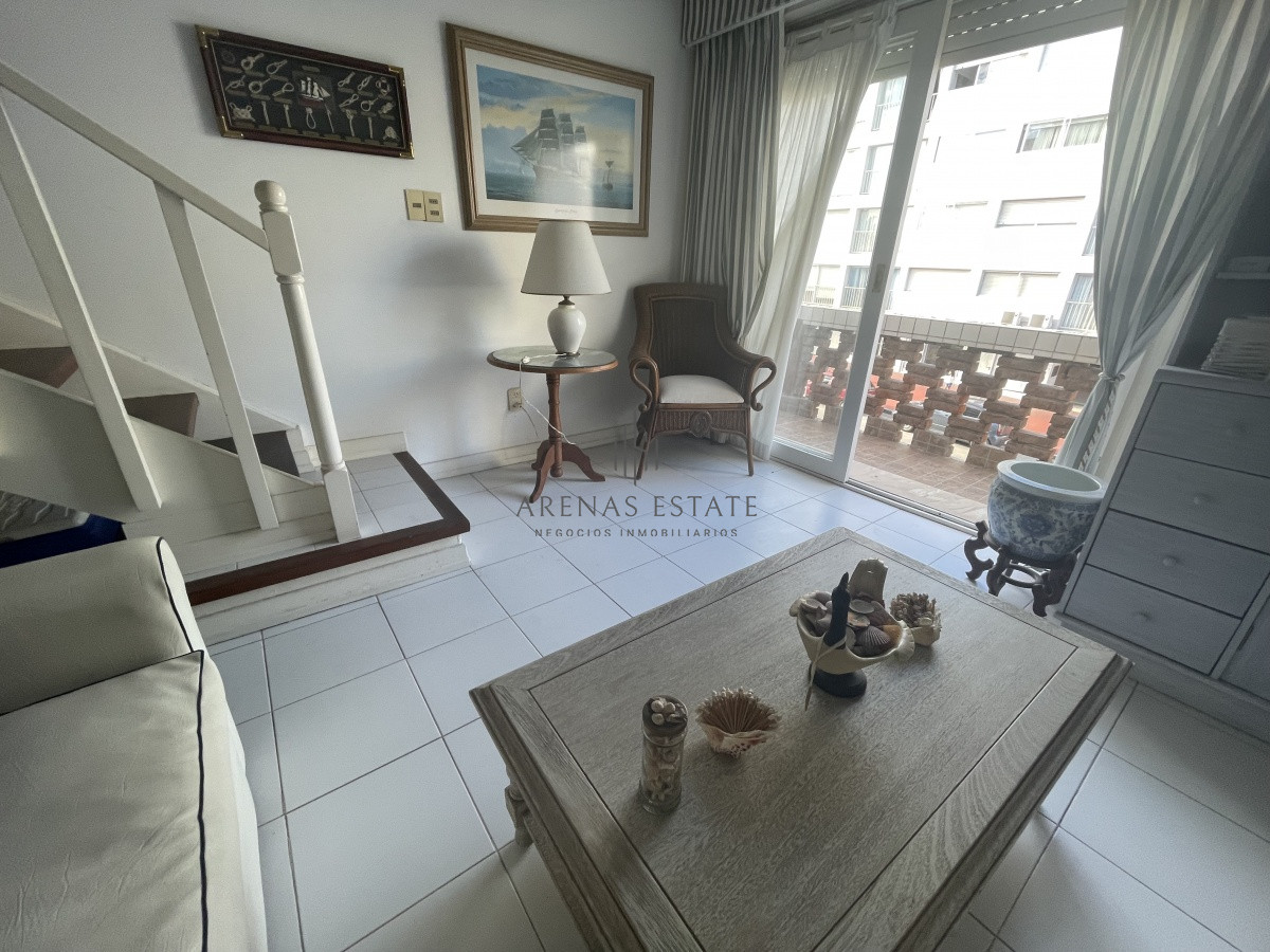 Apartamento ID.825 - Apartamento en venta en Punta del Este, 4 dormitorios 