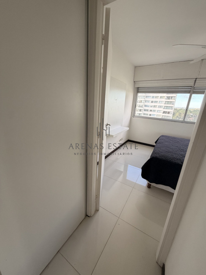 Apartamento ID.260 - Oportunidad en Roosevelt, apartamento de 3 dormitorios , reciclado 