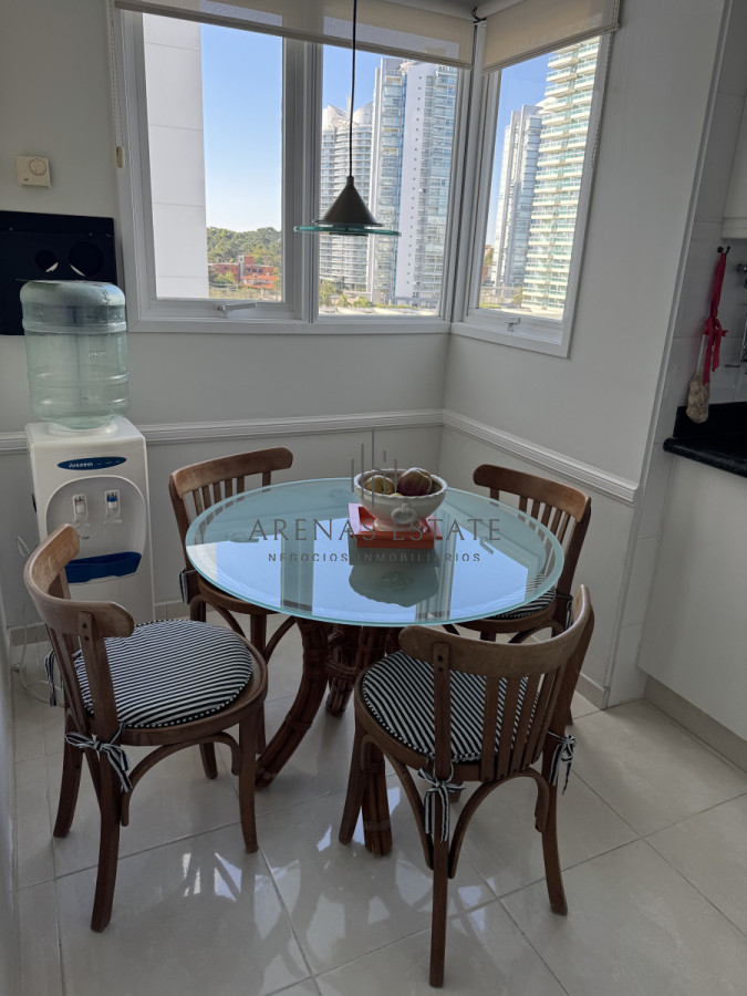 Apartamento ID.3683 - Apartamento de 3 dormitorios en venta en Punta del Este en primera linea de la Mansa 