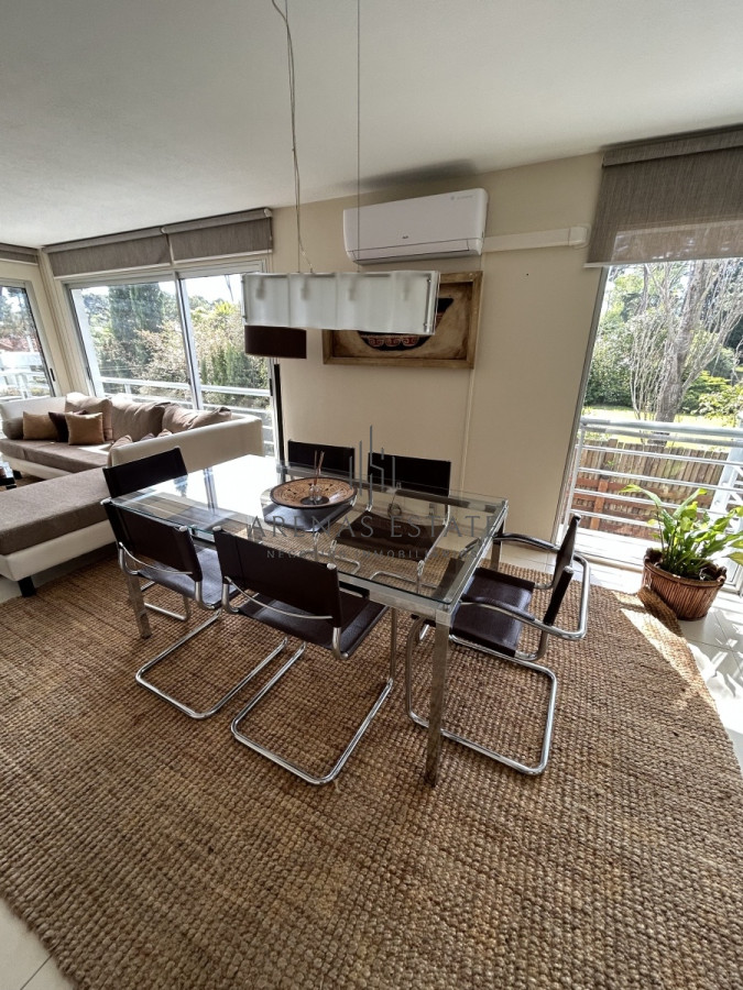 Apartamento ID.1932 - Apartamento de 3 dormitorios en zona Mansa , Punta del Este 