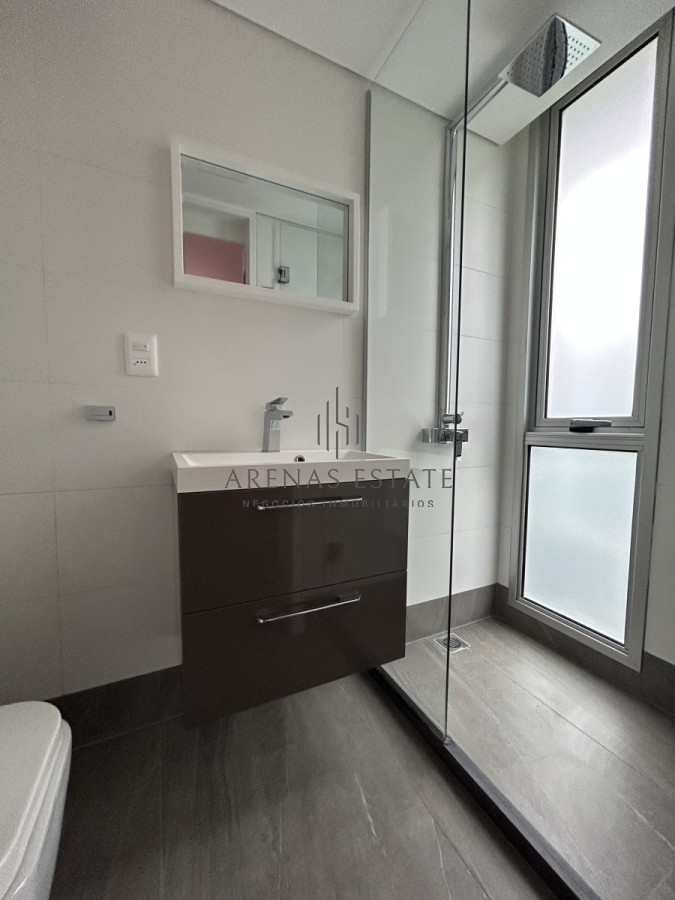 Apartamento ID.2123 - Penthouse en venta en Punta del Este , zona mansa , 3 Dormitorios más servicio 