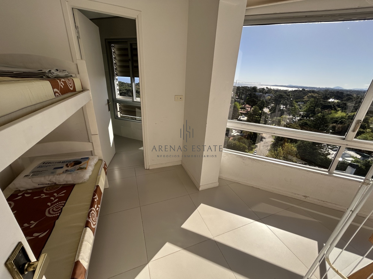 Apartamento ID.1878 - Apartamento en venta de 3 dormitorios en Punta del Este